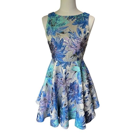 Alice + Olivia Foss Brocade Fit & Flare Floral Jacquard Dress Size 0 - Picture 4 of 15